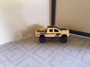 Hot Wheels 2006 Dodge Ram 1500 4x4 Yellow  5-1 - Picture 1 of 4