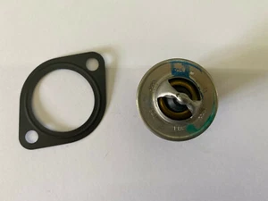 Termostato Aixam Kubota Z402 Z602 Z482 44x43mm o 38x36mm 71°C Original NUEVO - Imagen 1 de 4