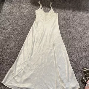 Victoria's Secret Long Nightgown Medium Ivory White Satin Gold Label Vintage - Picture 1 of 6