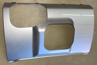 Tampa de acoplamento de reboque de para-choque traseiro Mercedes-Benz - 163-880-14-05-9744 -Para ML320 - Imagem 1 de 4