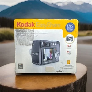 Kodak EasyShare Z760 6.1MP Digital Camera - Silver With Base - Picture 1 of 1