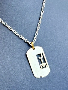 Stilvolle goldene Erkennungsmarke Anhänger mit dem gestanzten Namen "JIM" an der Seite, 18" Kette - Bild 1 von 8