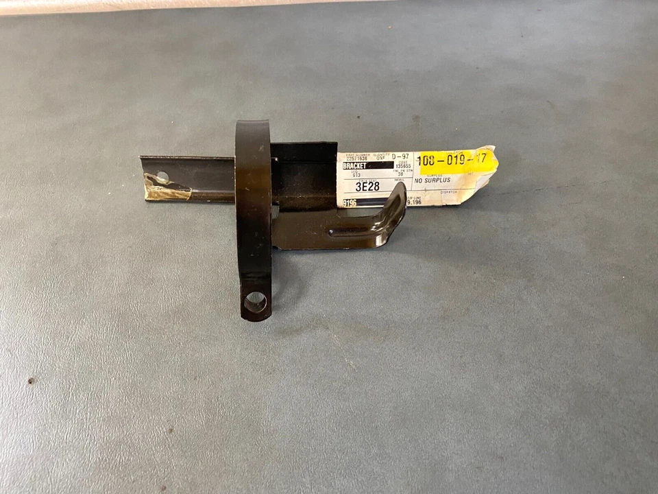 Soporte deshidratador GM OEM NOS 22571638 1992-1998 Buick Skylark Foto 1 de 2