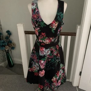 Ladies Black Floral Sleeveless Dress Size 10 From Red Herring - Picture 1 of 9