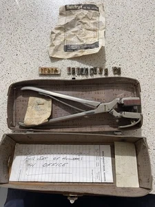 Ear Tag Pliers Vintage - Picture 1 of 7