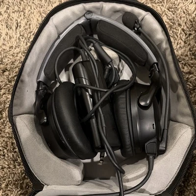 Auriculares de aviación Bose A30 con cable Bluetooth de doble enchufe usados Foto 1 de 3