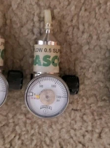 Gasco Durchfluss 0,5 SLPM Gasflasche Regler Manometer 0-1500 PSI Winter MSA Altair ? - Bild 1 von 9