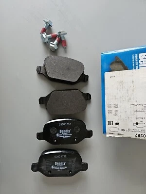 Juego de pastillas de freno traseras Brendix para ALFA ROMEO 147 156 LANCIA LYBRA 9951222 9949334 Foto 1 de 4