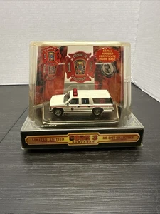 CODE 3 SUBURBAN DIECAST 1:64 CHEVY EMS RAPID RESPONSE WASHINGTON DC NEW! NIB - Picture 1 of 4