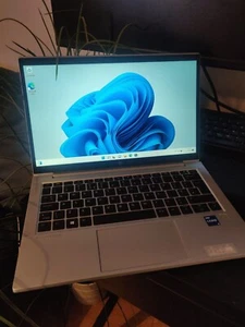 HP EliteBook 830 G8 i5 16GB RAM 256GB SSD Win11 (Damaged laptop - See Pictures) - Picture 1 of 8