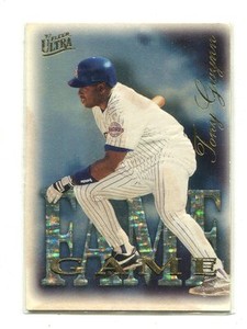 1997 Ultra Fame Game #11 Tony Gwynn San Diego Padres