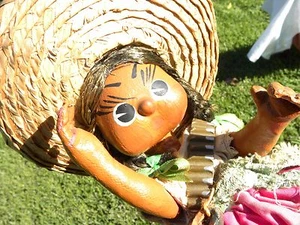 Vintage Antique  Rare Spanish Mexican Girl  toy with baby - Bild 1 von 11