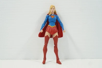 6-дюймовая фигурка DC Collectibles Essentials Supergirl - Изображение 1 из 4