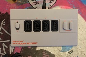 NES Four Score - Nintendo - Four Player Controller Adapter Official Original UK