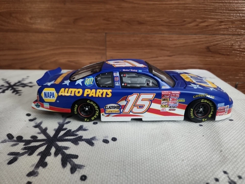 NASCAR Michael Waltrip 1/24 Diecast #15 Napa 2004 Monte Carlo Goodyear - Image 1 of 4