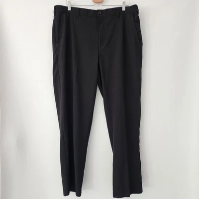 Calça de golfe Izod Golf preta frente plana masculina tamanho 40x32 - Imagem 1 de 4