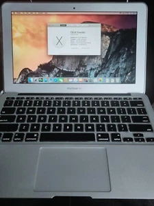 MacBook air 11 inch mid 2011 4GB no ssd no WiFi part power key stuck shut down - Picture 1 of 7