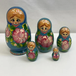 Muñecas de anidación matrioshka rusas pintadas a mano 5 piezas pintadas a mano 6" azul floral - Imagen 1 de 12
