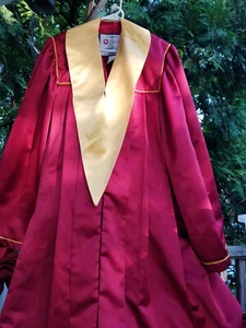 LOT OF 5 VINTAGE RED CHURCH CHOIR / CLERGY ROBES WITH YELLOW STRIPE COKESBURY - Picture 1 of 18