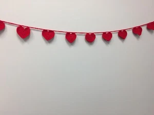 Garland Valentines 10 Red Hearts New Handmade Crochet - Picture 1 of 6