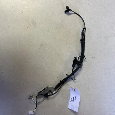 Yamaha YZF R3 2019 línea de freno trasero con línea ABS Foto 1 de 4