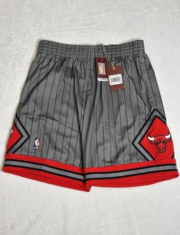 Mitchell & Ness Swingman Shorts Chicago Bulls 95-96 Men’s Size XL Cover