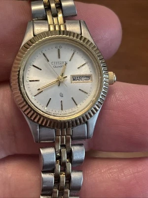 Красивые кварцевые женские часы Citizen GN-4W-S с золотым ремешком - работают отлично!  Классный - Изображение 1 из 4