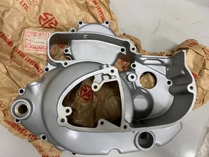 CARTER COPRI FRIZIONE KAWASAKI NOS A1 A1SS A7 A7SS Samurai Avenger 1966-71 - Foto 1 di 9