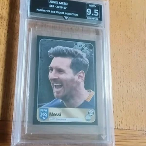 Lionel Messi Panini Fifa 365 2016 Sticker Graded 9.5 Mint - Foto 1 di 5