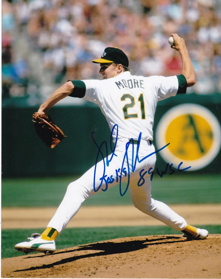 MIKE MOORE  OAKLAND A'S  1989 WSC  ACTION SIGNED 8x10 - Image 1 of 1