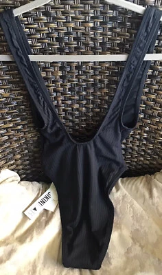 TRAJE DE BAÑO BIKINI LABORATORIO TALLA MED. COBERTURA ESCASA, NEGRA, ATREVIDA!! Foto 1 de 4