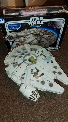 Immaculate - 2004 Hasbro Trilogy Collection - Millennium Falcon - With Box - Image 1 of 4