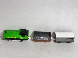 Tomy Thomas Plarail Duck Sc Ruffey and Toad - Picture 1 of 7