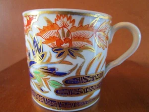 ANTIQUE PORCELAIN IMARI STYLE HAND PAINTED COFFEE CAN TEA CUP MUG  ENGLAND - Foto 1 di 8