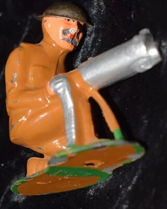 BARCLAY SITTING MACHINE GUNNER w original tin pin helmet. NEAR MINT - Picture 1 of 7