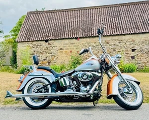 Harley Davidson Softail Deluxe - Picture 1 of 24