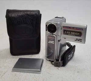 JVC GR-DVP7 MiniDV Camcorder 1.33MP Digital Video Camera with Case, Untested - Picture 1 of 8