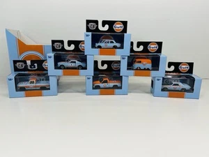 Juego de seis coches/camiones M2 Machines Gulf Oil 1:64 con funda - sin persecuciones 2025 - Imagen 1 de 20