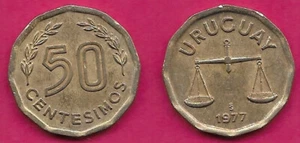 URUGUAY 50 CENTESIMOS 1977 ESCALA XF, ANTIGUO TIPO ROMANO, VALOR FLANQUEADO POR SPRIGS,1 - Imagen 1 de 1