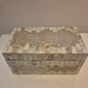 Handmade Inlaid Mother of Pearl Top Trinket Jewellery Box 185 x 90 x 110mm NEW - Picture 1 of 1