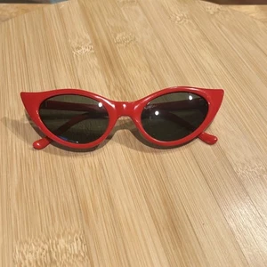 Anonymous Vintage Red Cat Eye Sunglasses Korea 2591 Excellent Condition - Picture 1 of 6