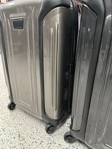 Tumi Vapor 22” International Carry-On Hardcase Spinner Luggage Champagne $675 - Picture 1 of 2