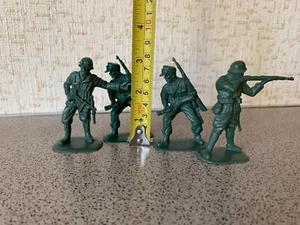 Figuras de juguetes de colección soldados de plástico ejército alemán Segunda Guerra Mundial 3 pulgadas - Imagen 1 de 8
