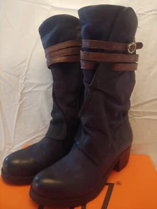Miz Mooz Navy Leather Mid-Calf Boots Perfect Condition Size 6.5 - Picture 1 of 6