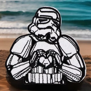 đ„ Star Wars Stormtrooper patch brodĂ© au fer Ă repasser amour coeur signe main Vader - Photo 1/7
