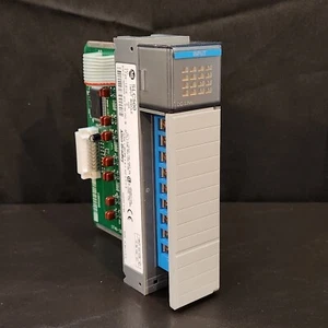 Allen Bradley 1746-IB16 SLC 500 Input Module SER C 10-30VDC - Picture 1 of 6