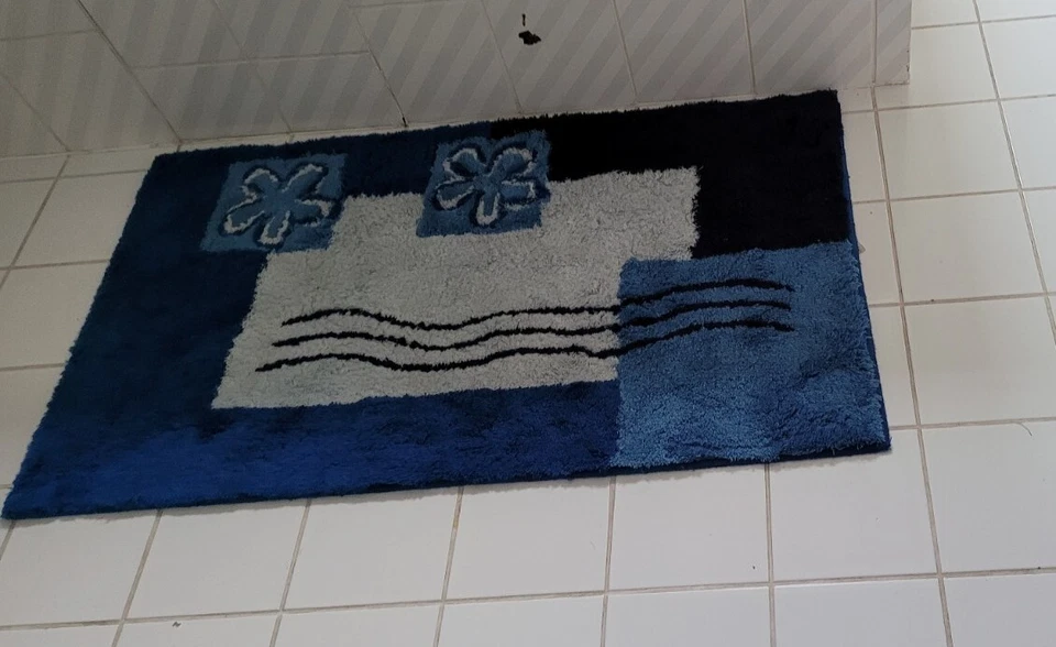 Meusch Badteppich Sea Meer maritime Blume Welle  Urlaub  dunkelblau blüte - Bild 1 von 1