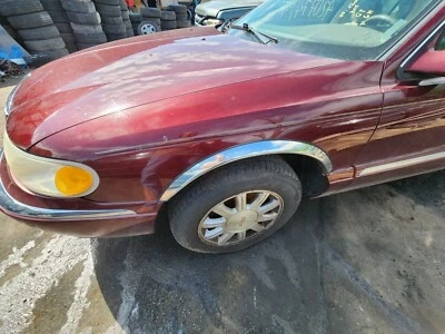 Guardabarros izquierdo Lincoln Continental 1998 1999 2000 2001 2002 GT Foto 1 de 2