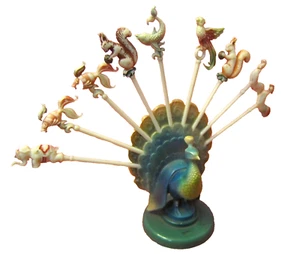 9 Cocktailspieße Partypicker Tiere mit Ständer Pfau Kunststoff vintage 41393 - Bild 1 von 13