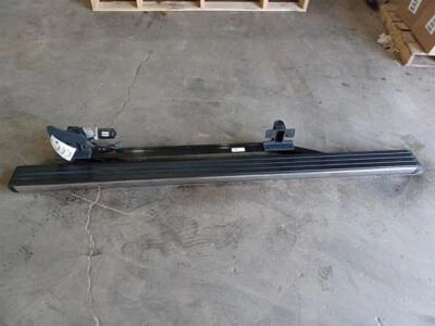 22-23 Sierra Silverado 1500 estribo eléctrico cromado 85659272 derecha 2884435 Foto 1 de 4